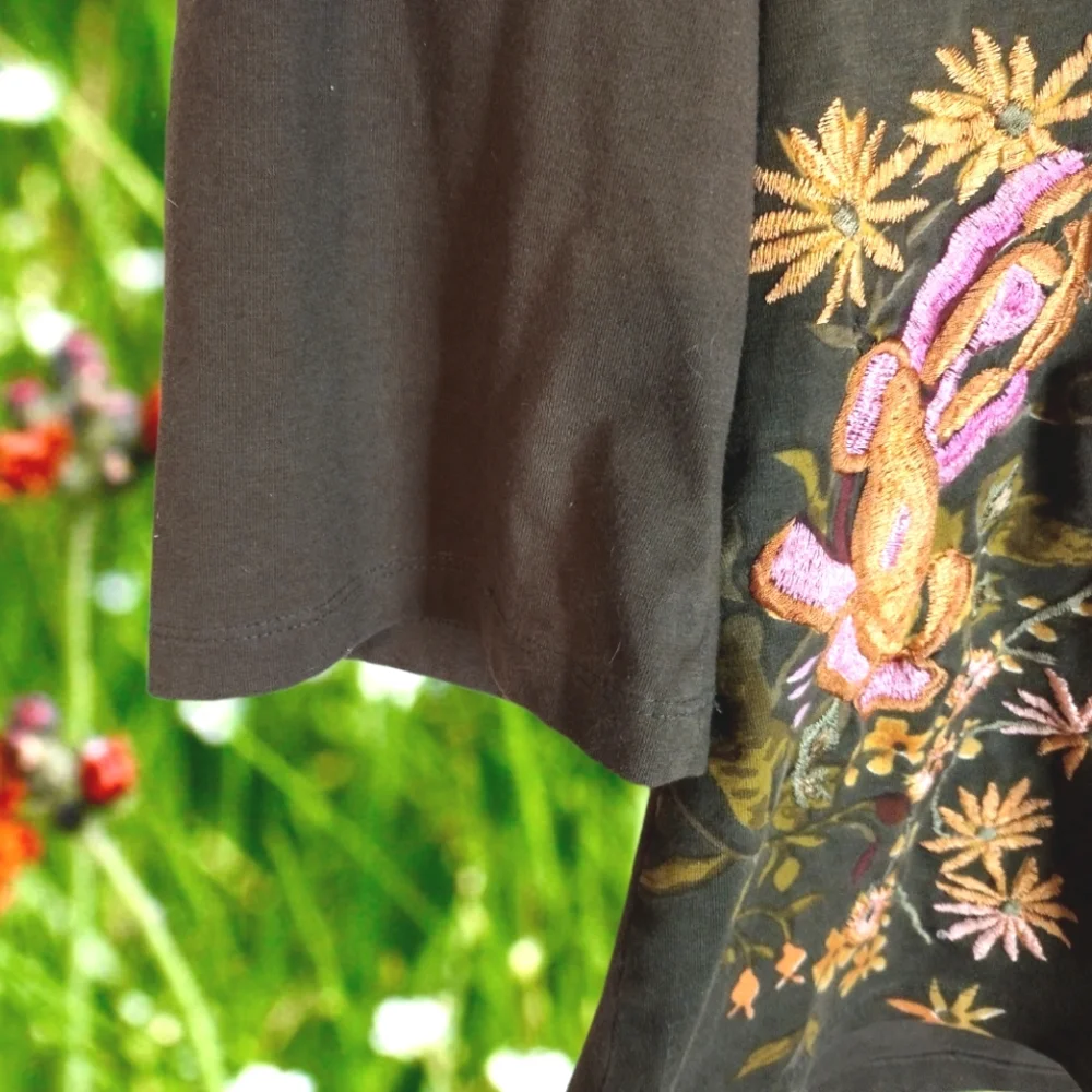 Biography Floral Embroidered Top - Picture 2 of 5